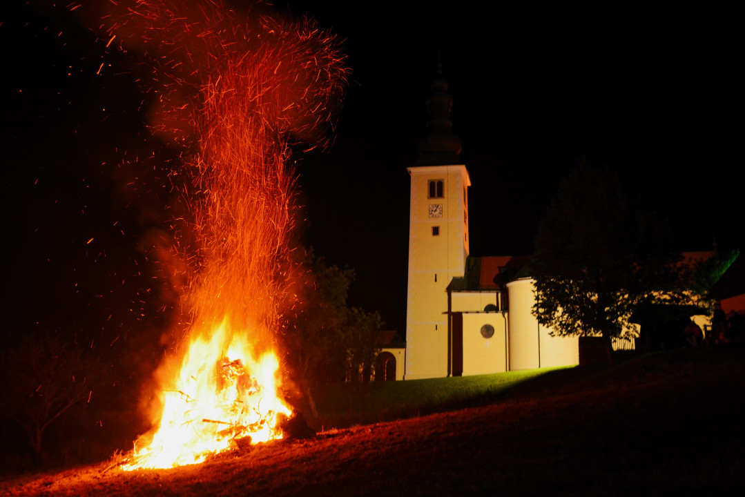 Otvorena jurjevska izložba i upaljen krijes